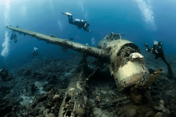 wreck divers